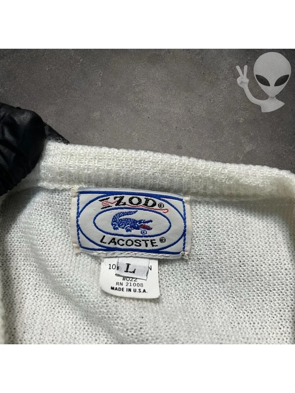 Vintage Izod Lacoste Sweater Mens US L White Acrylic V-Neck Preppy